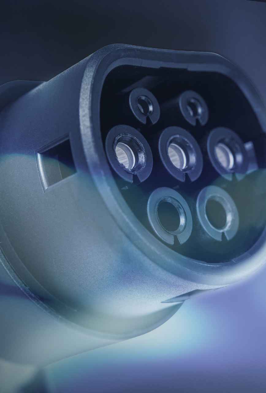 Key Visual des Seminars Elektromobilität im Detail: Energiespeicher, Ladetechnik und Hochvolttechnologie des Referenten Prof. Dr. Dr. Harald Neudorfer